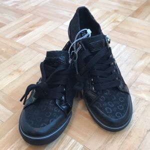 GUESS Sneakers
